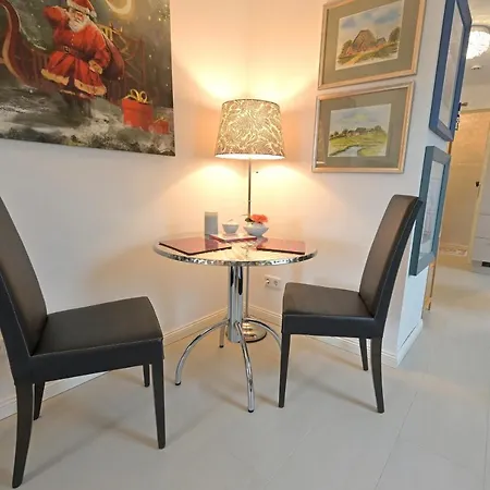 Studio Savoir & Vivre Adults Only - Anno 2021 -